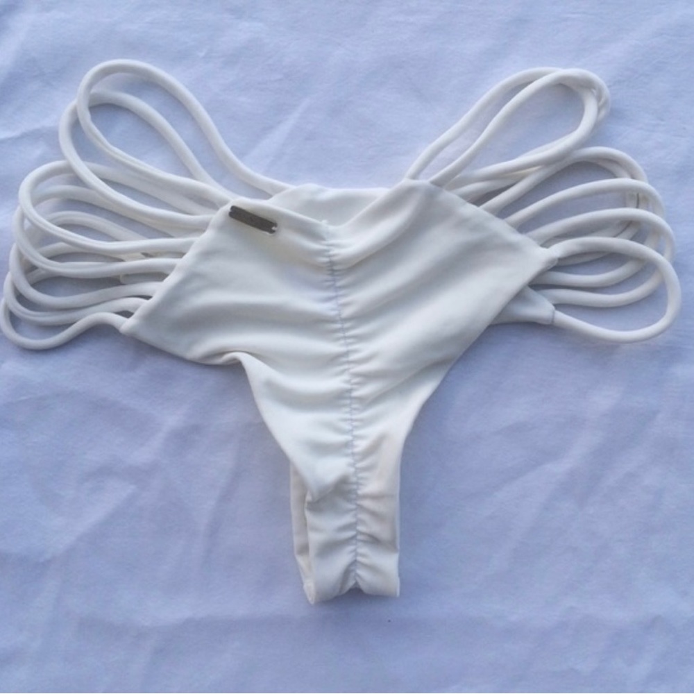 ISO Issa De Mar Sunset Bottom